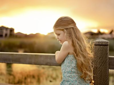 Είναι επώδυνο για ένα παιδί να μεγαλώνει μέσα σε ένα δυστυχισμένο γάμο