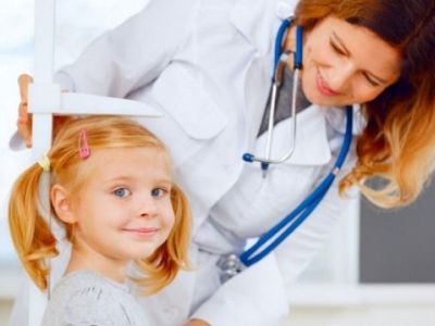 Βιταμίνες για ύψος: Πώς να βοηθήσουμε το παιδί να ψηλώσει