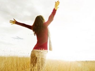 Τι πιστεύετε ότι ενισχύει την ευτυχία μας; Η απάντηση θα σας εκπλήξει