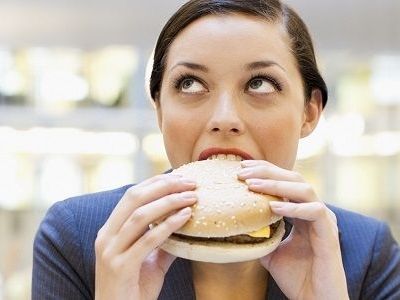 Τι πρέπει να περιέχει το μεσημεριανό μου γεύμα στη δουλειά;