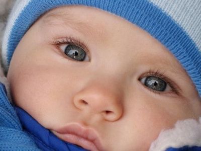 Γιατί αλλάζουν χρώμα τα μάτια των μωρών