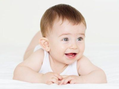 Βρέφος 4 μηνών: Τι να περιμένετε αυτόν τον μήνα
