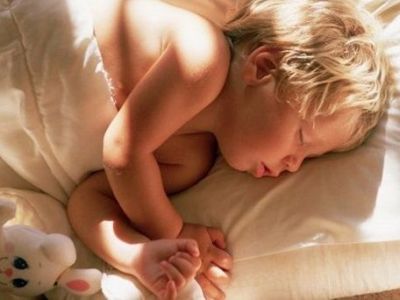 12 πράγματα που σκέφτονται τα μικρά παιδιά πριν κοιμηθούν