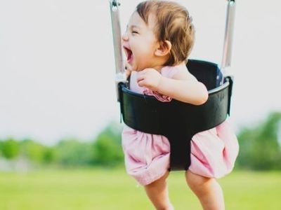 Τι μπορεί να κάνει το παιδί σας στην ηλικία των 11-15 μηνών; Κάντε το Τεστ ανάπτυξης για γονείς