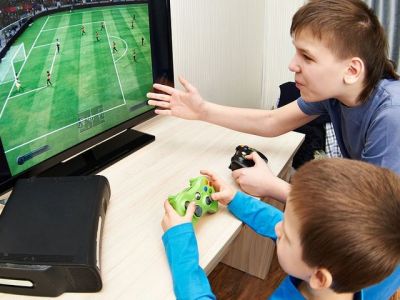 Καθιστική ζωή στην εφηβεία: Οι επιπτώσεις στα οστά