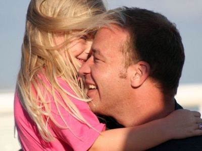 10 πράγματα που πρέπει οι μπαμπάδες να μάθουν στις κόρες τους