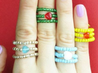 DIY: Πανεύκολα, μοντέρνα και χαριτωμένα δαχτυλίδια για μαμάδες και κόρες (vid)