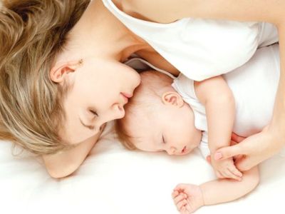 Πώς μια μαμά αντιμετώπισε τις δυσκολίες ύπνου του μωρού της