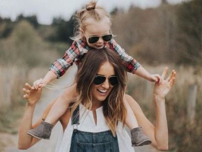 Η υψηλή αυτοεκτίμηση ενός παιδιού χτίζεται λέγοντάς του πόσο καλό και ικανό είναι;