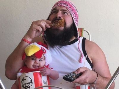 Αυτός είναι ο πιο «τρελός» μπαμπάς που έχετε δει - Οι φωτογραφίες με την κόρη του το αποδεικνύουν