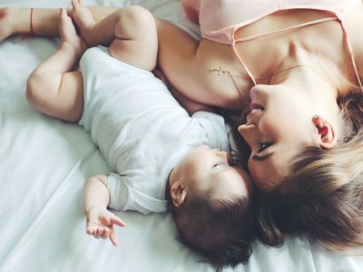 Βρέφος 0 έως 6 μηνών: Πώς θα υποβοηθήσετε την ανάπτυξη του εγκεφάλου του