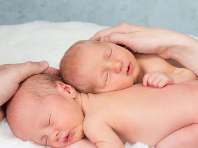 Δίδυμα: Όσα πρέπει να γνωρίζουν οι γονείς για την ανάπτυξή τους