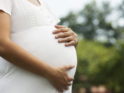 Παρένθετη μητέρα: Τι προβλέπει η ελληνική νομοθεσία