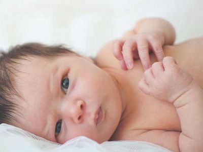 Πώς συμπεριφέρεται το μωρό μετά τη γέννα;