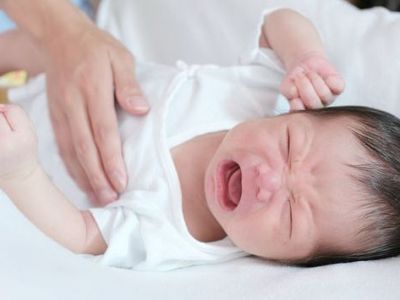 Αυτά είναι τα επτά πράγματα που κάνεις κι εκνευρίζουν το μωράκι σου (pics)