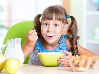 Γιατί τα παιδιά δεν πρέπει να παραλείπουν το πρωινό - Από τι κινδυνεύουν