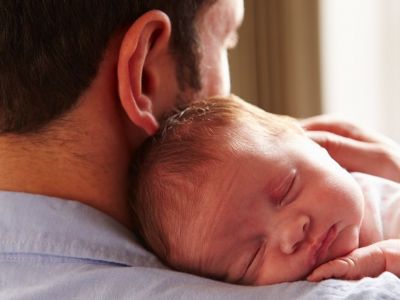 Και, όμως, μία εγκυμοσύνη επηρεάζει και τις ανδρικές ορμόνες