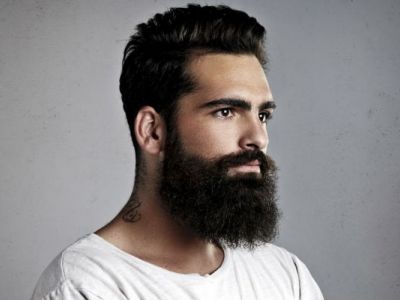 Καλά νέα για τους άνδρες με γένια: Ο ήλιος και ο χρόνος δεν τους αγγίζουν