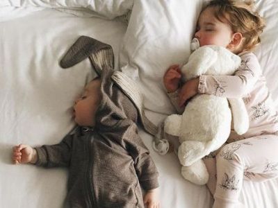 Πόσες ώρες την ημέρα πρέπει να κοιμάται το παιδί μου και γιατί;