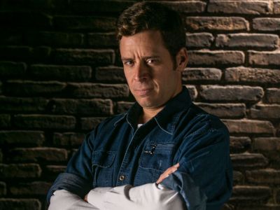 Γιάννης Σαρακατσάνης:«Τα μηνύματα της παράστασης αποτελούν εργαλεία ζωής για τους μικρούς θεατές»