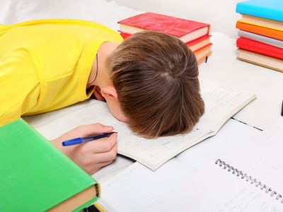 Οι επιπτώσεις του διαδικτύου στον ύπνο των εφήβων