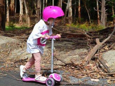 Τι μπορεί να κάνει ένα παιδί 4 ετών; Μα φυσικά πατίνι!