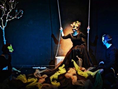 Σαν… όνειρο χριστουγεννιάτικης νύχτας, στο Θέατρο 104