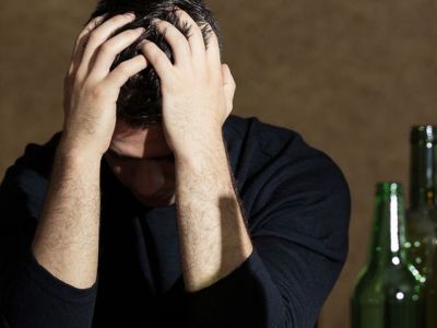 Αλκοόλ στην εφηβεία: Αυτές είναι οι επιπτώσεις στη νευρολογική ανάπτυξη του εφήβου