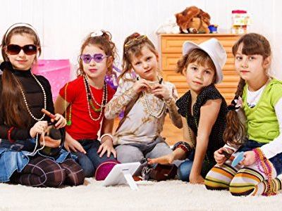 Φτιάξτε μαζί με τα παιδιά σας πολύχρωμα βραχιόλια φιλίας