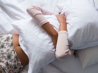 Οι 8 συνηθέστεροι λόγοι που πονά η γυναίκα στο σεξ