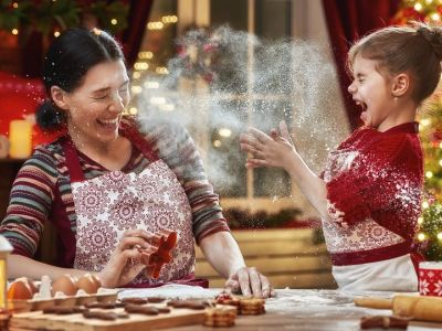Χριστουγεννιάτικα γλυκά με τα παιδιά: Γιατί πρέπει να τα φτιάχνουμε μαζί με τα παιδιά;