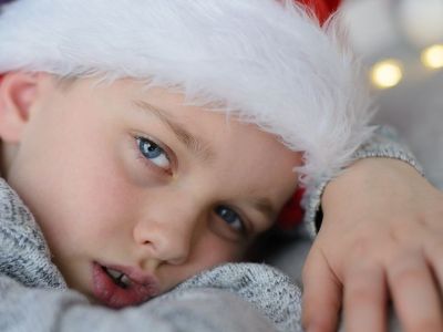 «Δεν έχω χρήματα για δώρο... Πώς να μιλήσω στο παιδί μου και πώς να εξηγήσω την κατάσταση;