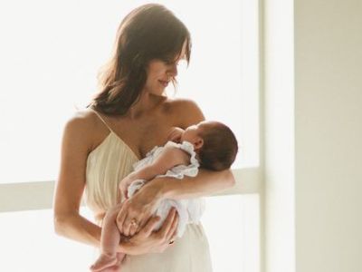 Αυτό συμβαίνει όταν επισκέπτεσαι ένα νεογέννητο χωρίς την άδεια της μητέρας του