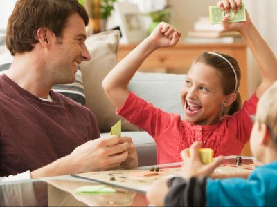 Ιδέες για πρωτοχρονιάτικα δώρα: Επιτραπέζιο Buzzer Junior για όλη την οικογένεια