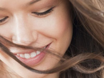 Πώς θα αποκτήσετε υγιή και λαμπερά μαλλιά