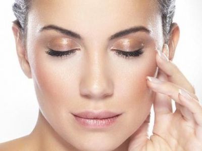 Καταπολεμήστε τη λιπαρότητα με αυτή τη μάσκα καθαρισμού