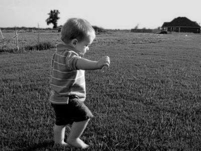 Το μωρό δεν περπατάει ακόμη. Πότε θα πρέπει να ανησυχήσουν οι γονείς;