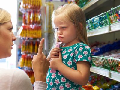Γιατί δεν πρέπει να υποχωρούν οι γονείς στις απαιτήσεις των παιδιών
