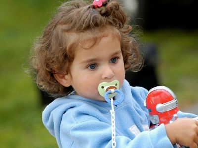 Να κοιτάς τη δουλειά σου και μην ασχολείσαι με το αν δίνω ακόμα πιπίλα στο παιδί μου