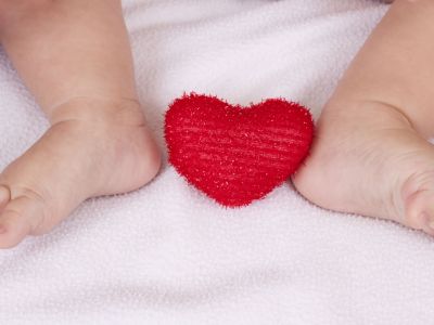 Για την ημέρα του Αγίου Βαλεντίνου φτιάξτε μία καρδιά με τα πατουσάκια του παιδιού σας