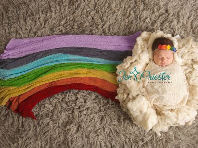 Η ιστορία πίσω από αυτό το «μωρό του ουράνιου τόξου» θα σας φέρει δάκρυα στα μάτια (pics)