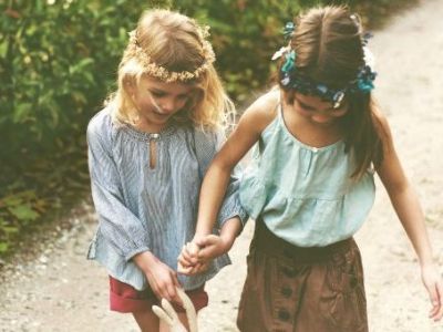 Τι νιώθουν τα παιδιά που τα πιέζουν να αγαπήσουν τα αδέλφια τους;