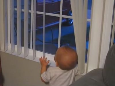 Ο μπαμπάς επέστρεψε στο σπίτι-Η χαρά των μωρών όταν βλέπουν τους μπαμπάδες τους (vid)