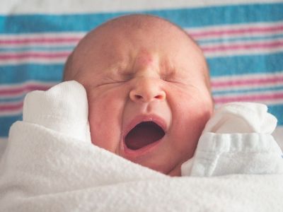 Ας είμαστε ειλικρινείς! Τα μωρά είναι… βαρετά