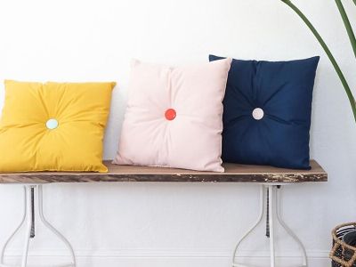 DIY: Είκοσι πέντε ιδέες για μαξιλάρια που μπορείτε να φτιάξετε μόνες σας