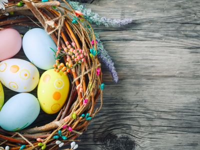Πασχαλινά αβγά: 9 διαφορετικοί τρόποι για να τα βάψετε και να τα διακοσμήσετε