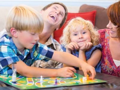 Ελεύθερος χρόνος: Δώδεκα επιτραπέζια διασκεδαστικά παιχνίδια για τα παιδιά