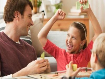 Εξασκήστε τη νοημοσύνη των παιδιών σας παίζοντας επιτραπέζια παιχνίδια