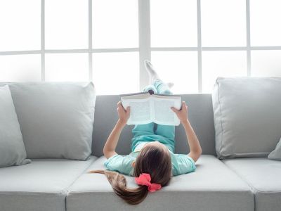 «Μόνος στο σπίτι»: Κάνει τα παιδιά να μένουν μόνα στο σπίτι;