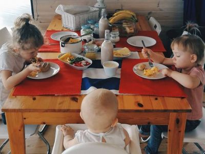 Πώς είναι να ζεις με 3 παιδιά; 20 φωτογραφίες μας το δείχνουν «από την καλή και από την ανάποδη»